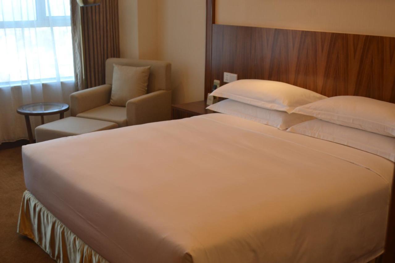 Hotel Kaloum Конакри Екстериор снимка